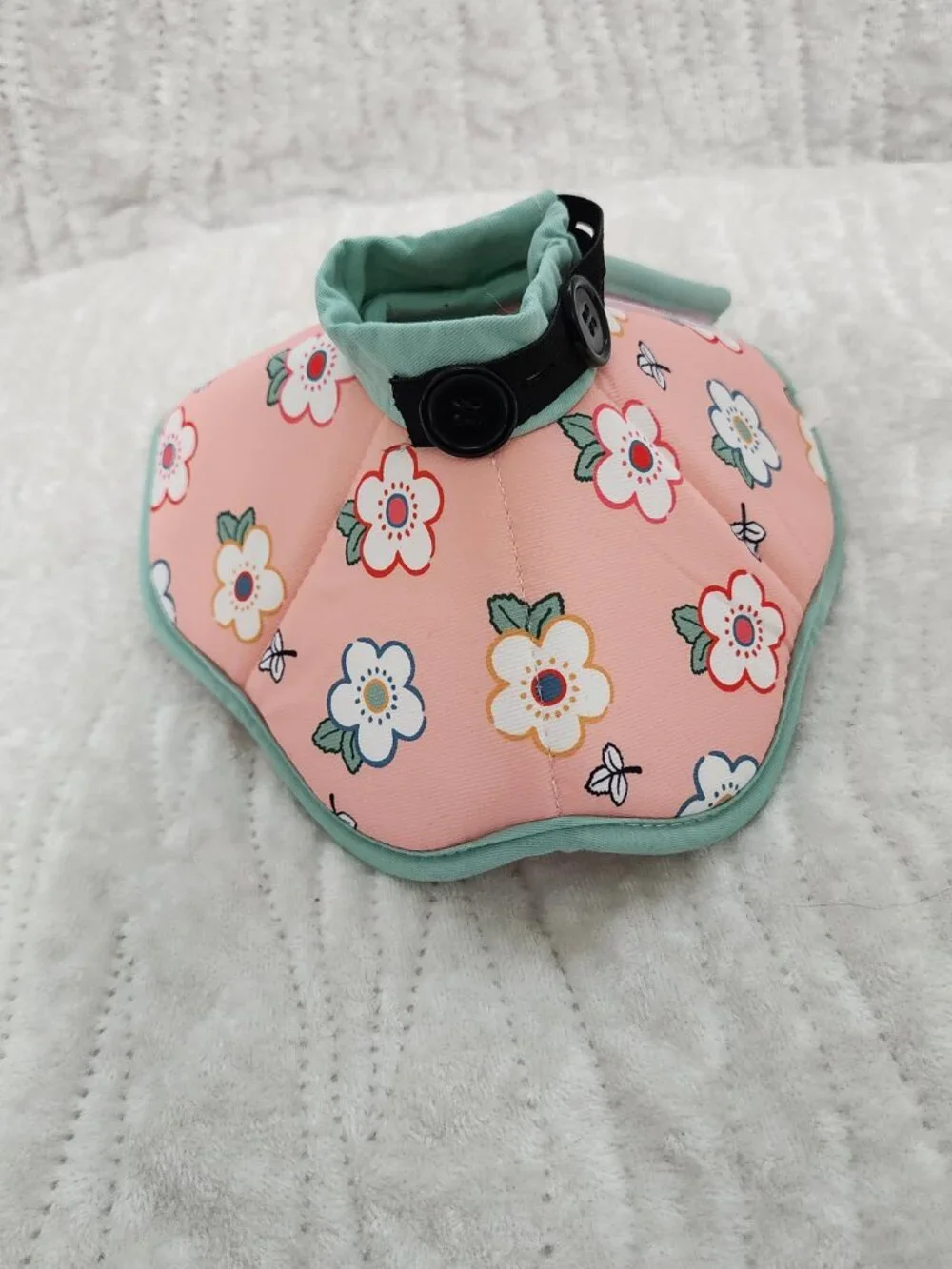 Brand:  TZBEINN, Fabric Cone for a kitten.  NWOT,  Closed Cone is 5.1